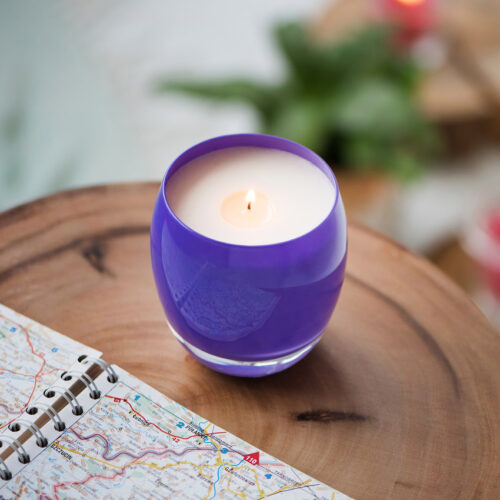 glamour-świeca-zapachowa-fioletowa